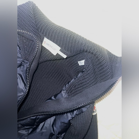 Moncler Boys Jacket | size 5 - Picture 3 of 3